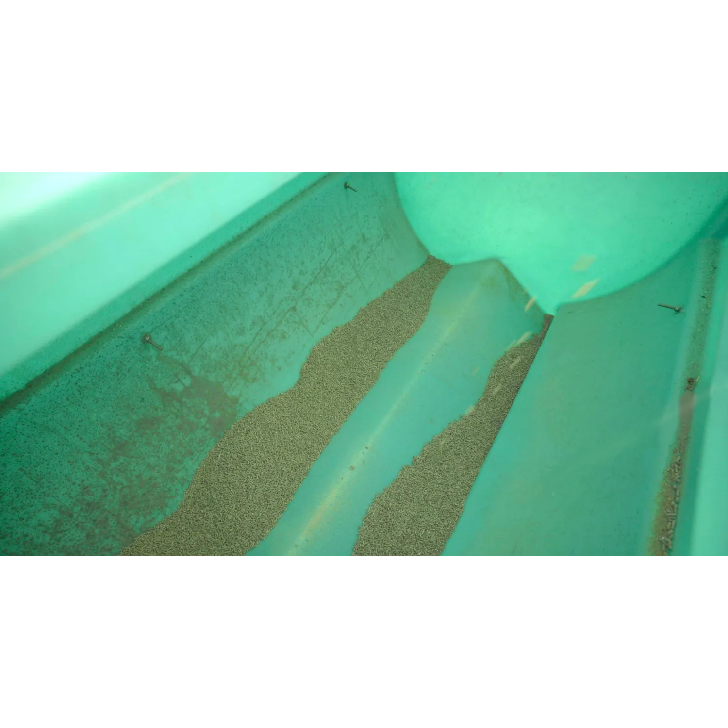 Internal view of Slick Feeder